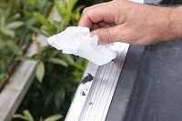 Lijm en kit resten verwijderen